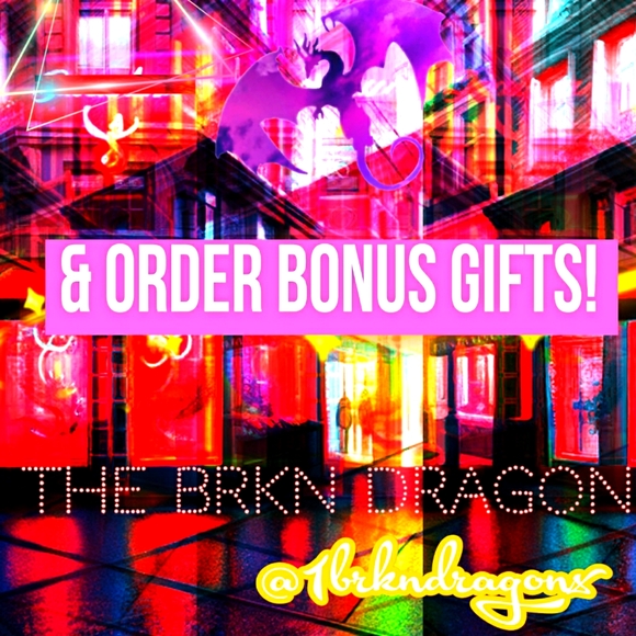 Factory Sealed Sprayground Black White on the Flipside Shark Backpack - Picture 9 of 14